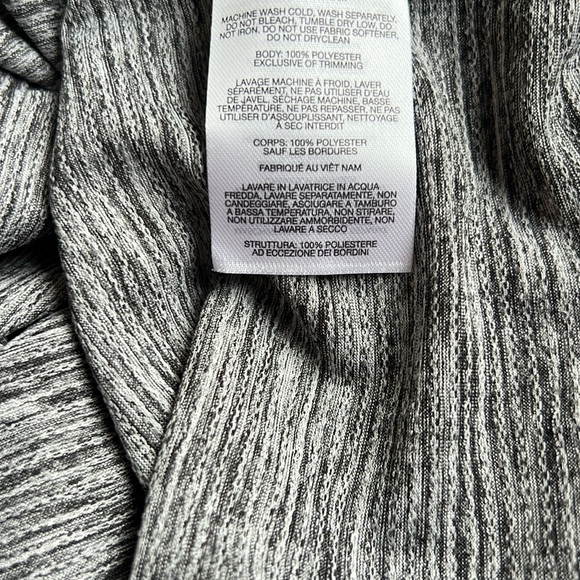 Columbia Men’s Omni-Wick, extra large lightweight running shirt shades of gray - Picture 8 of 8